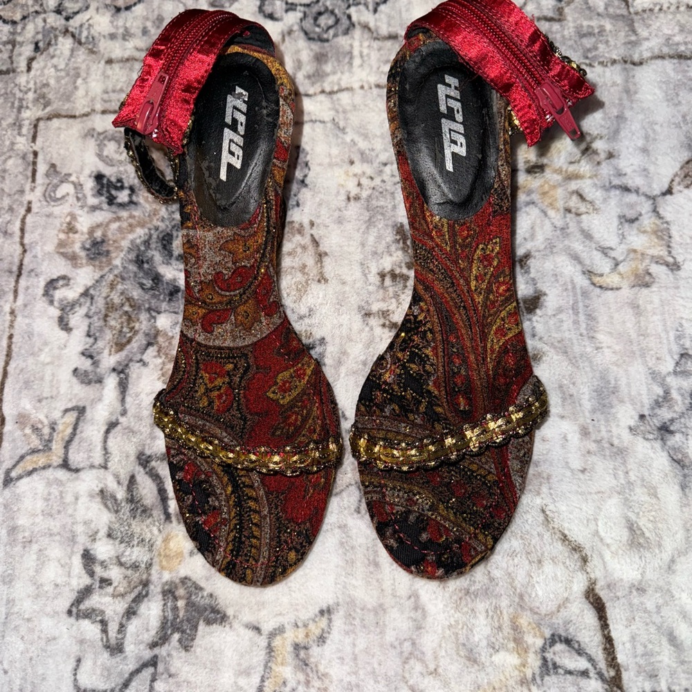 HPLA Women's Red Paisley Sandals